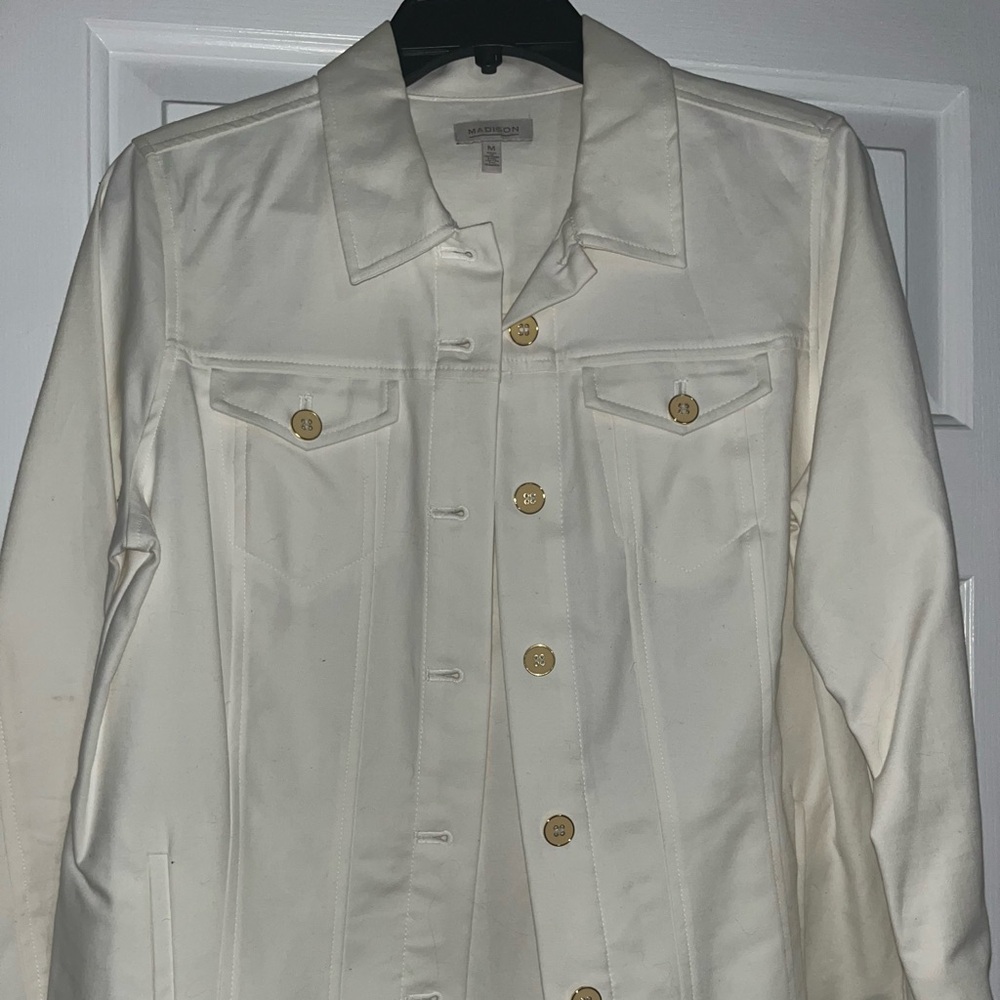 Madison White Fabric with Gray Label